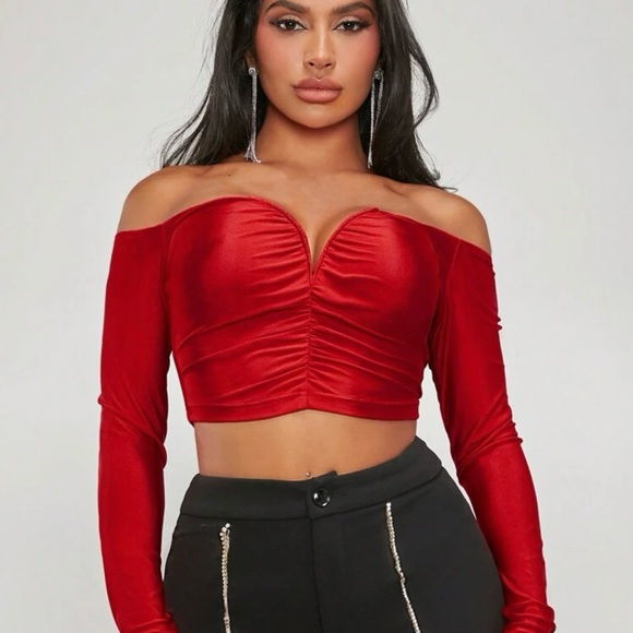 Off Shoulder Ruched Crop Tee - Picture 5 of 7